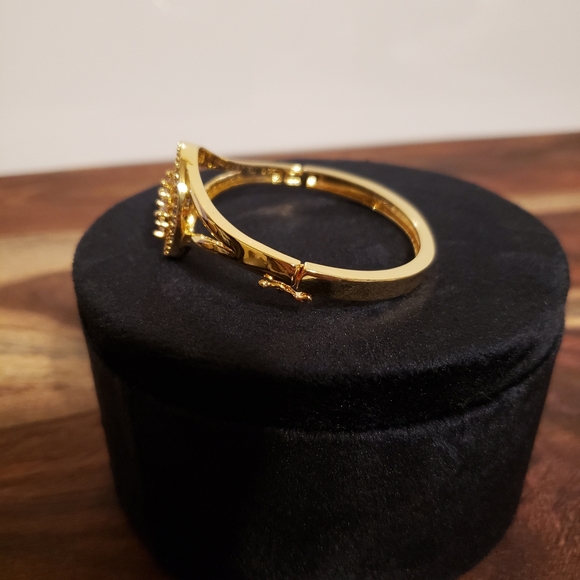 18K Gold Plated Swirl Bangle Bracelet - Picture 7 of 12